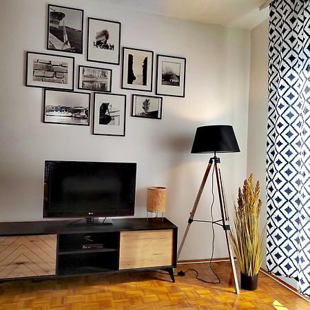 Rustic Istria Apartment พูลา ภายนอก รูปภาพ